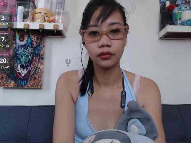 GloryAllTheWay webcam