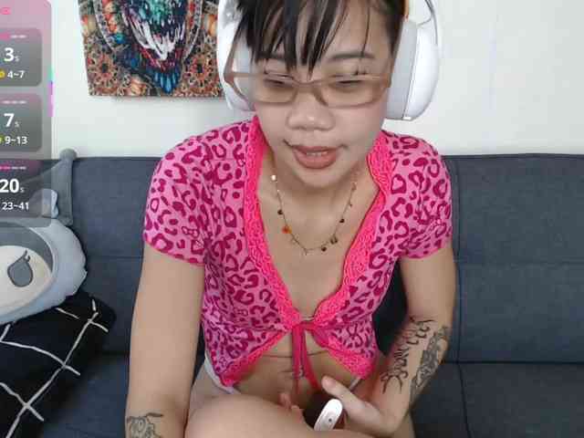 GloryAllTheWay webcam