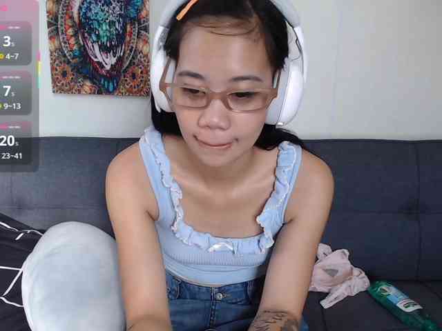 GloryAllTheWay webcam