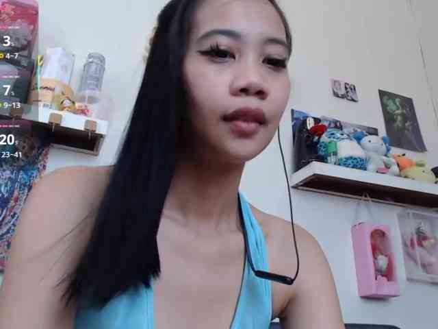 GloryAllTheWay webcam