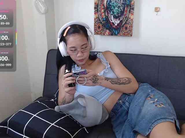 GloryAllTheWay webcam