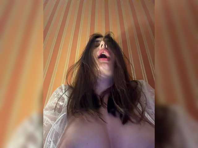 go to chat with MoniClark