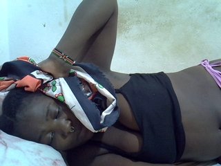 Prettybarbra's Live Webcam