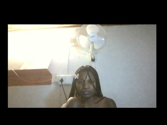 yola2077 Live Cam on BongaCams