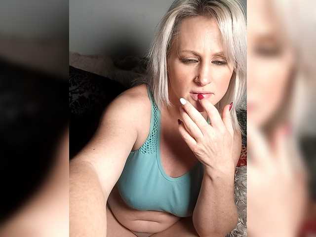 Vanillaice-1's BongaCams show and profile