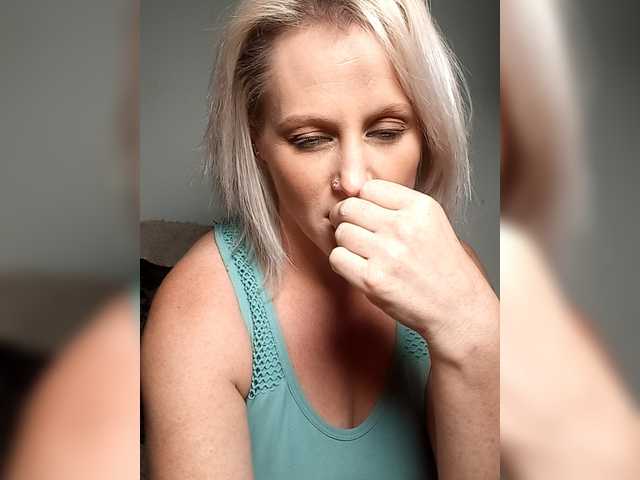 Vanillaice-1's BongaCams show and profile