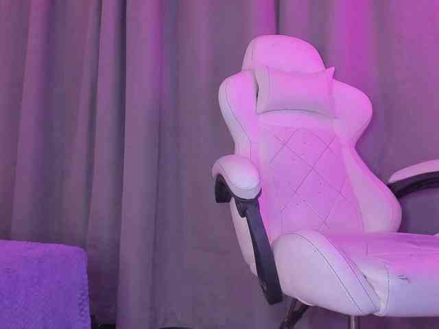 MilkWhore1 Live Webcam on BongaCams