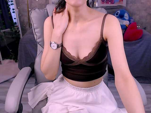 EmiliSkyy's BongaCams show and profile