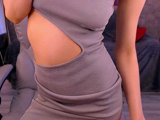 EmiliSkyy's BongaCams show and profile