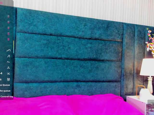 April-Thompson's BongaCams show and profile