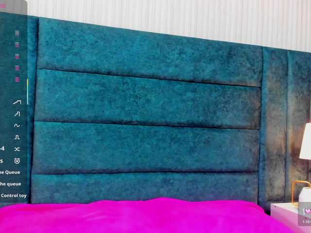 April-Thompson's BongaCams show and profile