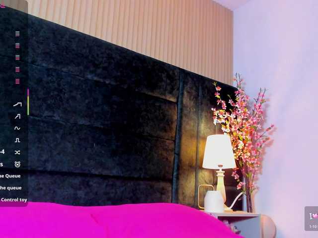 April-Thompson's BongaCams show and profile