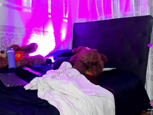 Riley-Blackk's BongaCams show and profile