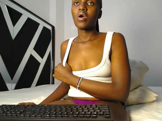 MissEbonyZ's BongaCams show and profile