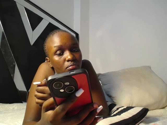 MissEbonyZ's BongaCams show and profile