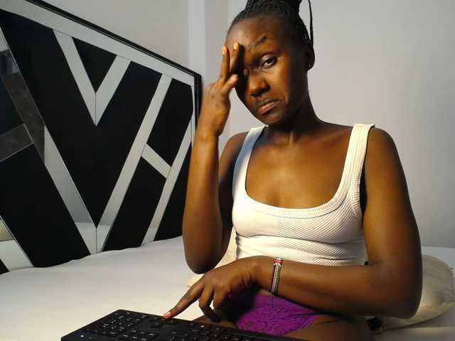 MissEbonyZ's BongaCams show and profile