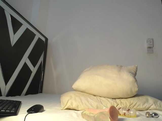 MissEbonyZ's BongaCams show and profile