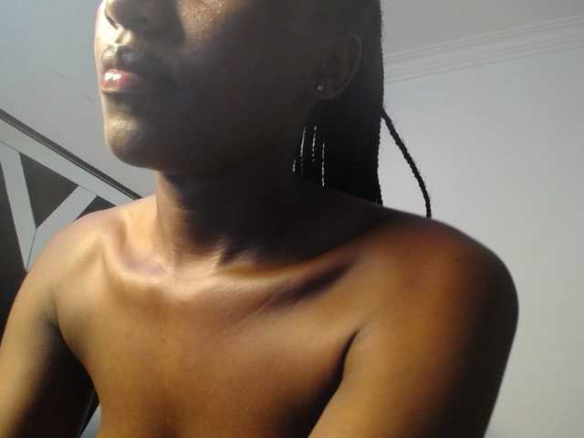 MissEbonyZ's BongaCams show and profile