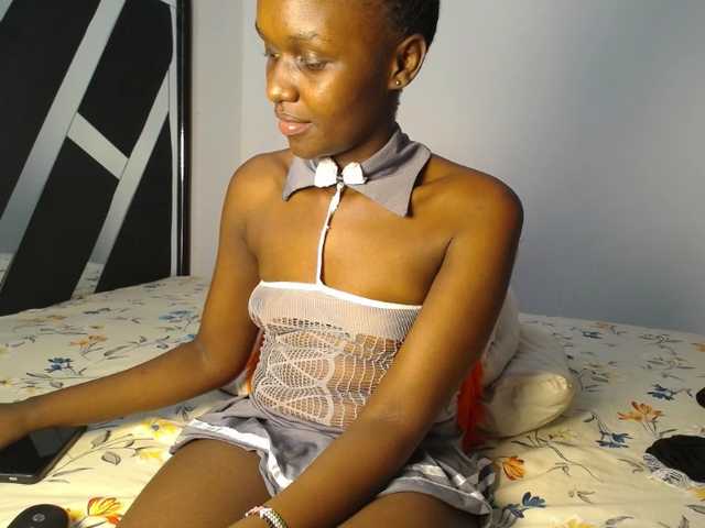 MissEbonyZ's BongaCams show and profile