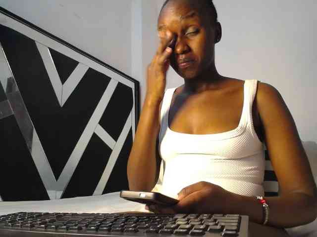 MissEbonyZ Live Webcam on BongaCams