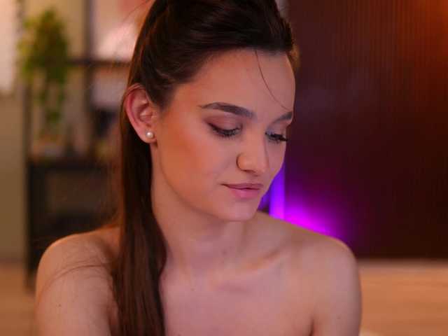 LenaLaurent's BongaCams show and profile