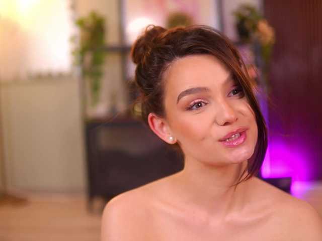 LenaLaurent's BongaCams show and profile