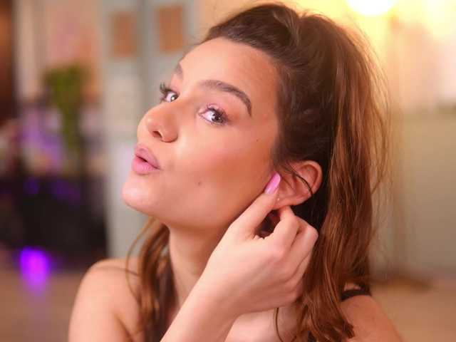 LenaLaurent's BongaCams show and profile