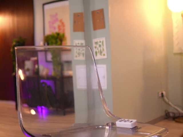 LenaLaurent's BongaCams show and profile