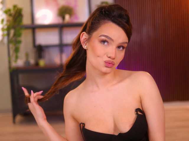 LenaLaurent's BongaCams show and profile