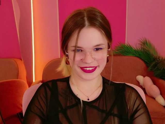 KellyHayden's BongaCams show and profile