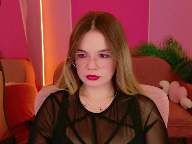 KellyHayden's BongaCams show and profile