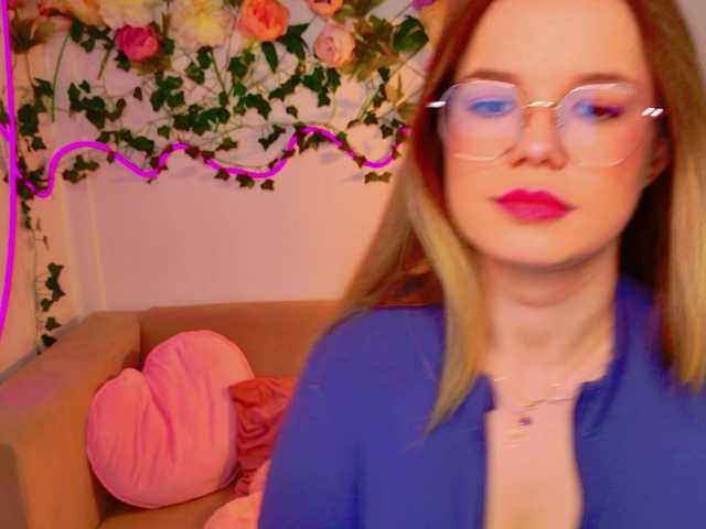 KellyHayden's BongaCams show and profile