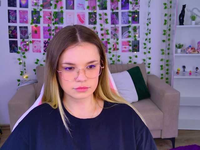 KellyHayden's BongaCams show and profile