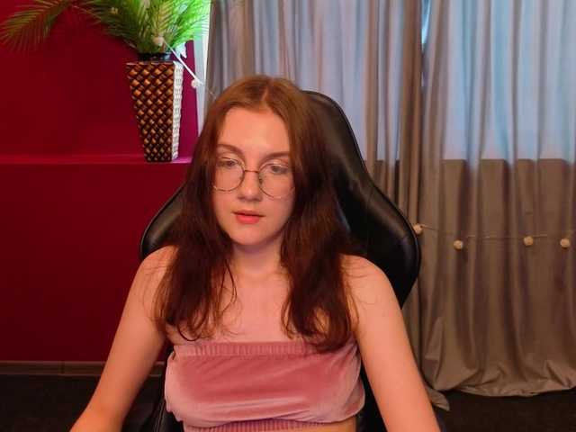 le modèle VixenLight est en webcam porno dans un show sur le site bongacams, il possède les tags suivants: White/Caucasian,Brunette,Shaved