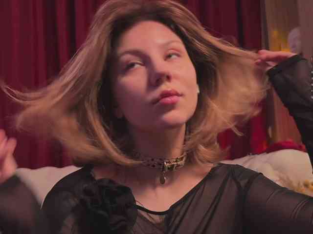 queen-of-tease webcam