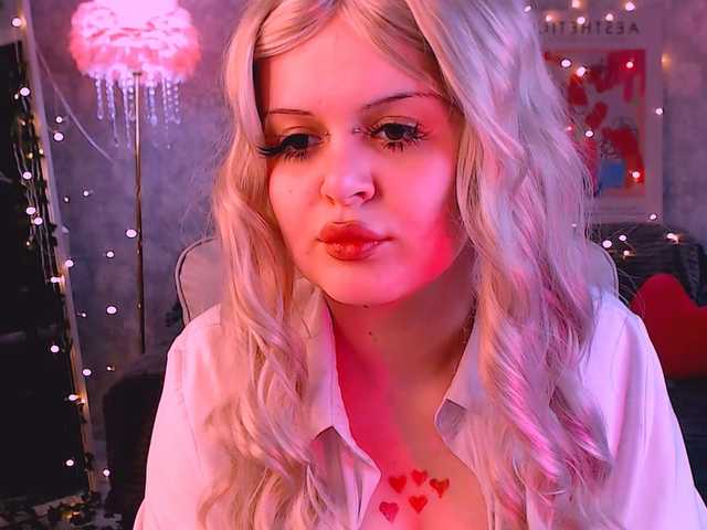 DaisyVale's BongaCams show and profile