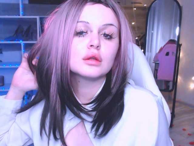 DaisyVale's BongaCams show and profile