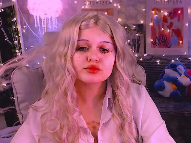 DaisyVale's BongaCams show and profile