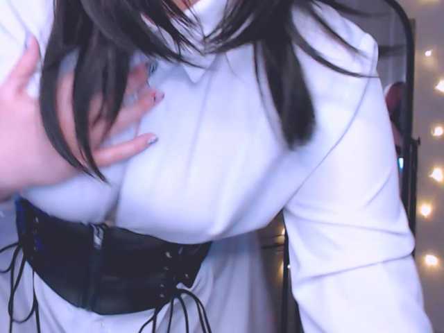 DaisyVale's BongaCams show and profile