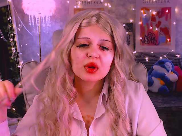 DaisyVale's BongaCams show and profile