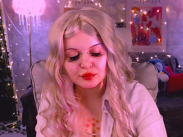 DaisyVale's BongaCams show and profile