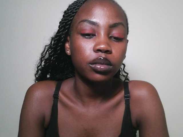 Prettyshanz1's BongaCams show and profile