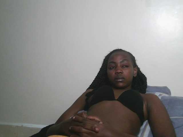 Prettyshanz1's BongaCams show and profile