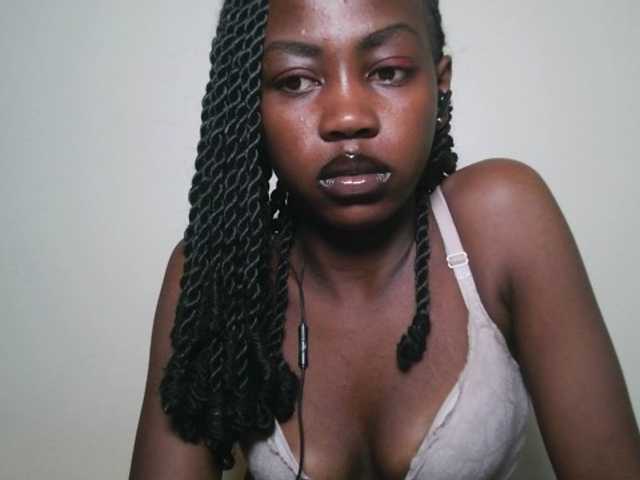 Prettyshanz1's BongaCams show and profile