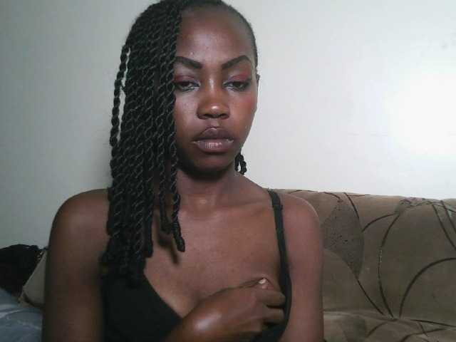 Prettyshanz1's BongaCams show and profile