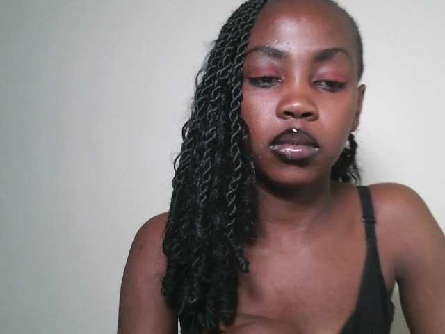 Prettyshanz1's BongaCams show and profile