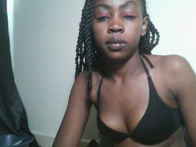 Prettyshanz1's BongaCams show and profile