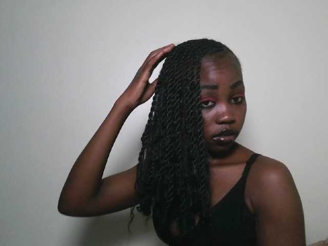 Prettyshanz1's BongaCams show and profile