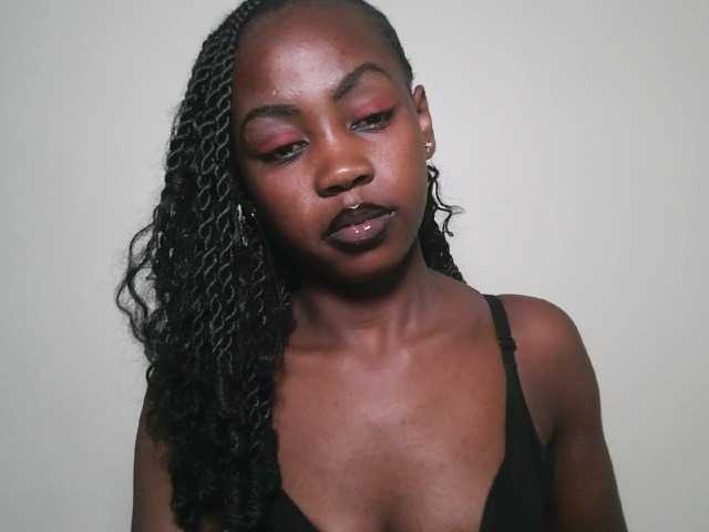 Prettyshanz1's BongaCams show and profile