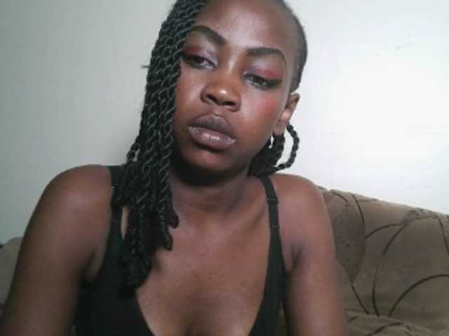 Prettyshanz1's BongaCams show and profile